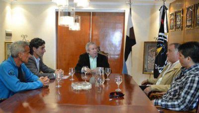 Peralta recibi� a SINOPEC y Petroleros Privados