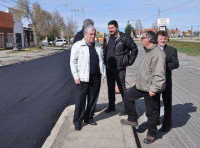 Ra�l Cant�n recorri� obras en la ciudad