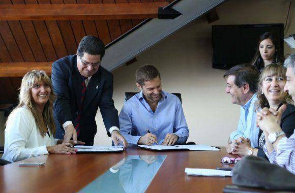 Sciurano acord� con SOEM para que trabajadores municipales puedan tener su barrio