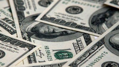 El d�lar blue subi� a $ 14,70 y el contado con liqui volvi� a la baja