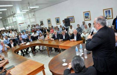 En Goya, Colombi firm� convenio, entreg� m�viles policiales y subsidios