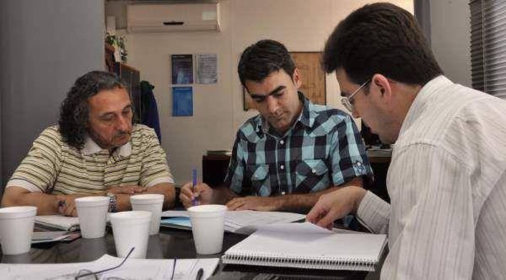 Ugo se reuni� con directivos de AySA