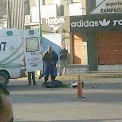 Otro accidente fatal en la regi�n: motociclista falleci� tras chocar con un micro en Ensenada