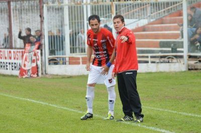 Guglielminpietro tiene definido el equipo para recibir a Boca Unidos