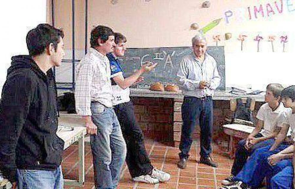 Actividades de promoci�n para la Escuela T�cnica 2