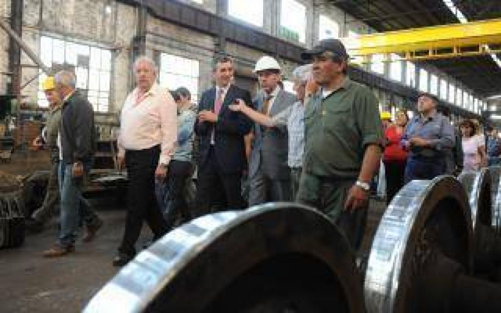 Jun�n: Cooperativa de talleres ferroviarios reparar� vagones del Belgrano Cargas