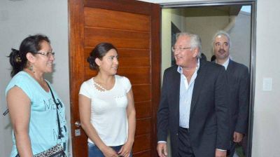Entregaron cincuenta viviendas en Monterrico