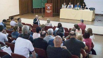 Asamblea Universitaria con acceso restringido