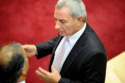 Guti�rrez, sin apoyo del PE, va por su �re-re�
