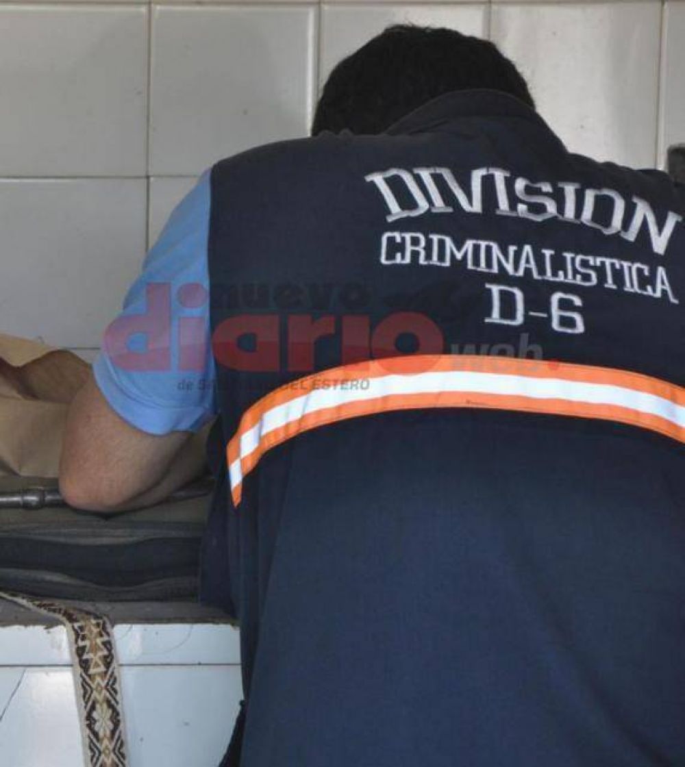 Le gatill� tres veces en la cabeza, porque no lo quer�a dar un beso