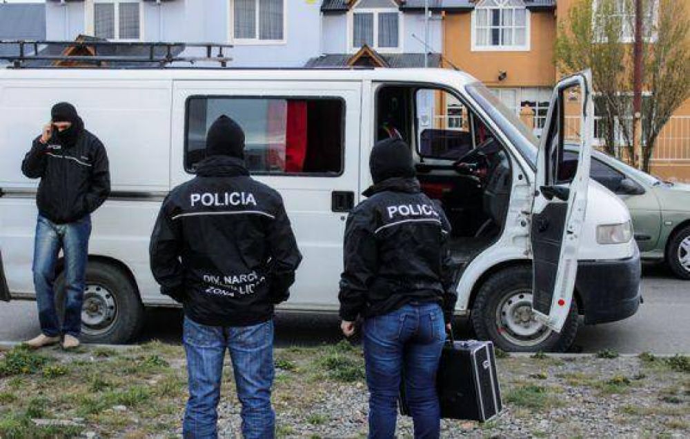 Demorados por tenencia de droga