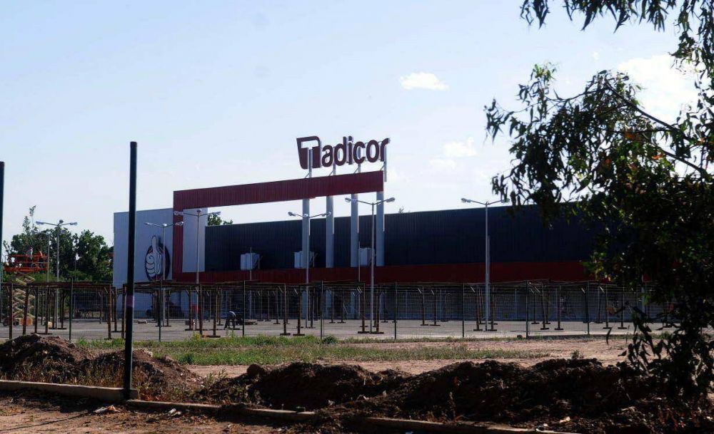 Abrir� mayorista en el que invirtieron $ 80 millones