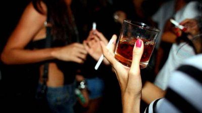 El abuso de alcohol en los estudiantes secundarios creci� m�s del 100 por ciento