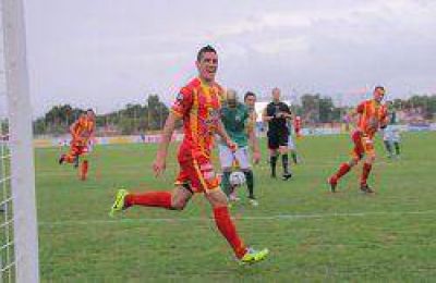 Sin variantes, Boca Unidos parti� a Pergamino para jugar por la 15�