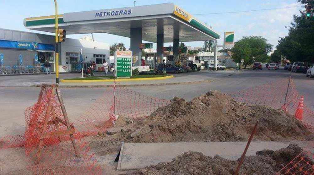 Brandsen y Corrientes: investigan una prdida de combustible