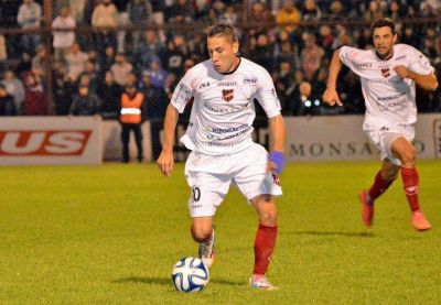 El�as Borrego: �Vamos a ir a buscar el partido desde el primer minuto�