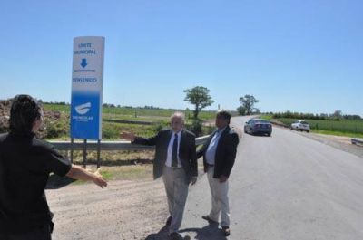 Obra P�blica: Passaglia dej� inaugurado el acceso D�maso Vald�s