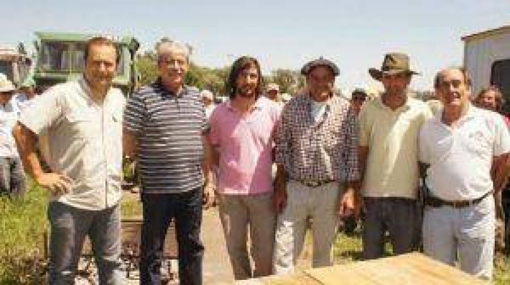 Eduardo Buzzi estuvo en el tractorazo que se hizo en las Rutas 51 y 30