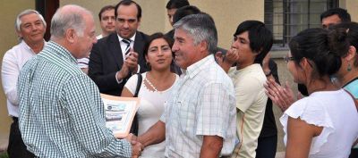 JENEFES PARTICIP� DE LA ENTREGA DE VIVIENDAS EN MONTERRICO