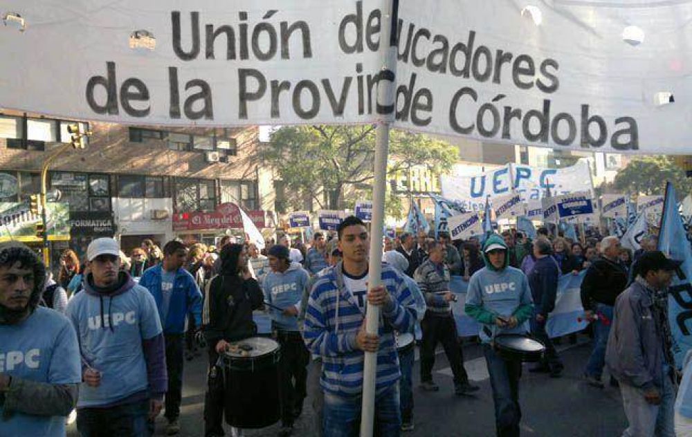 Docentes cordobeses analizan propuesta de un plus salarial