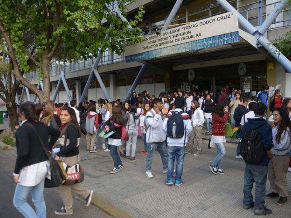 Con un trabajo de investigaci�n recuperar�n las �ltimas horas perdidas en el Normal