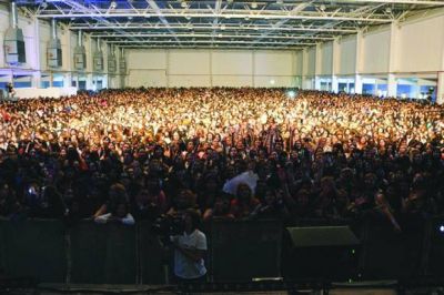 Multitudinarios recitales de Carlos Baute para las Madres Petroleras