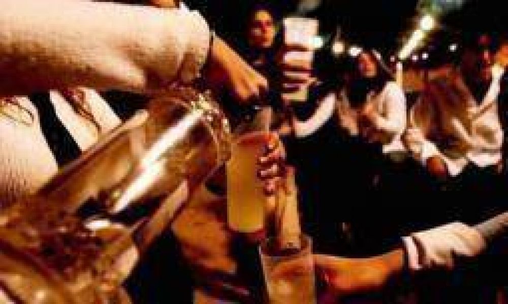 Los estudiantes secundarios abusan cada vez m�s del alcohol