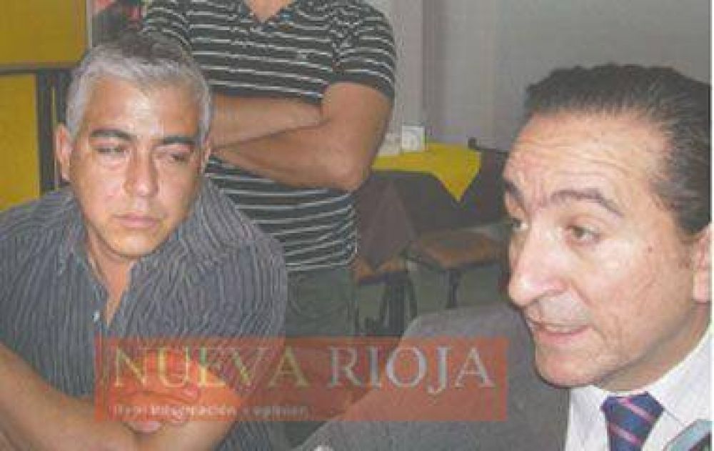 Esc�ndalo por docente acusado de presunto abuso en Chepes