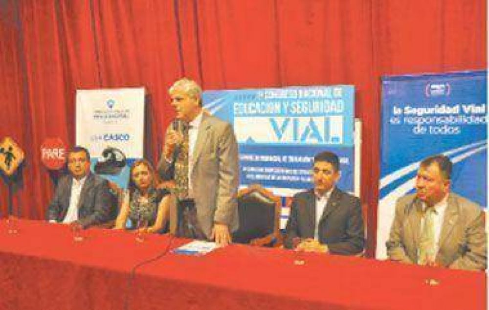 Comenz� el primer congreso de Educaci�n y Seguridad Vial