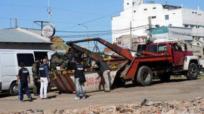 Caballo de Troya: espectacular operativo de la Bonaerense y el Grupo Halc�n para ingresar a una villa