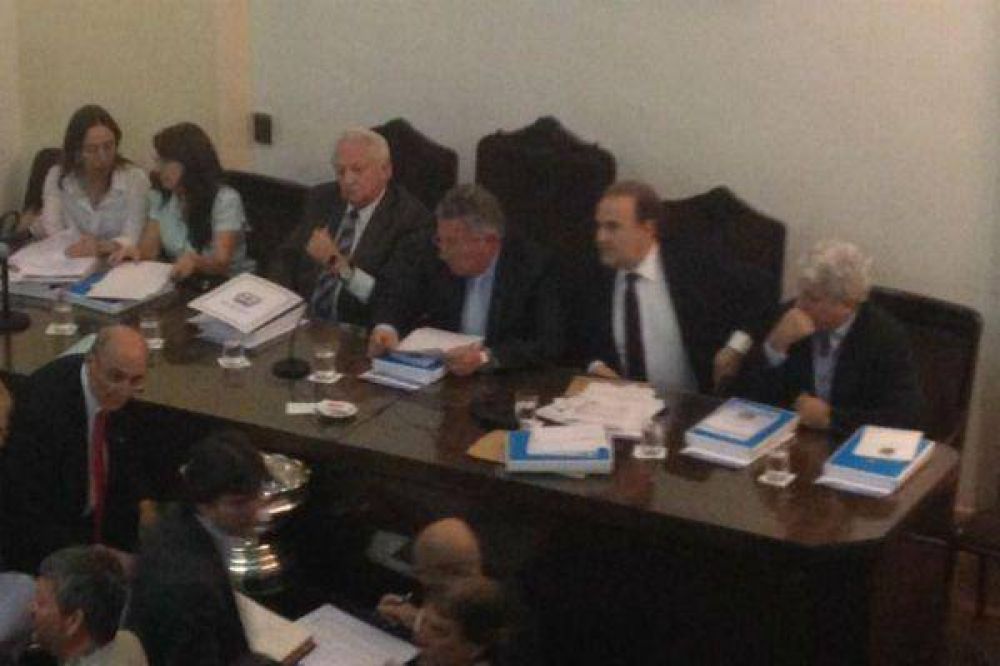 Luis Segura fue ratificado como presidente de AFA hasta octubre 2015