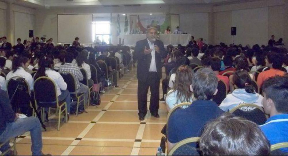 El 35% de los alumnos empieza la secundaria y no la concluye
