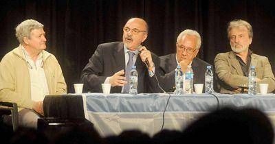 Cr�ticas del kirchnerismo a los empresarios reunidos en IDEA