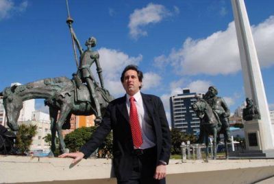 Adri�n Alveolite apuesta todo a la continuidad de Gustavo Pulti 