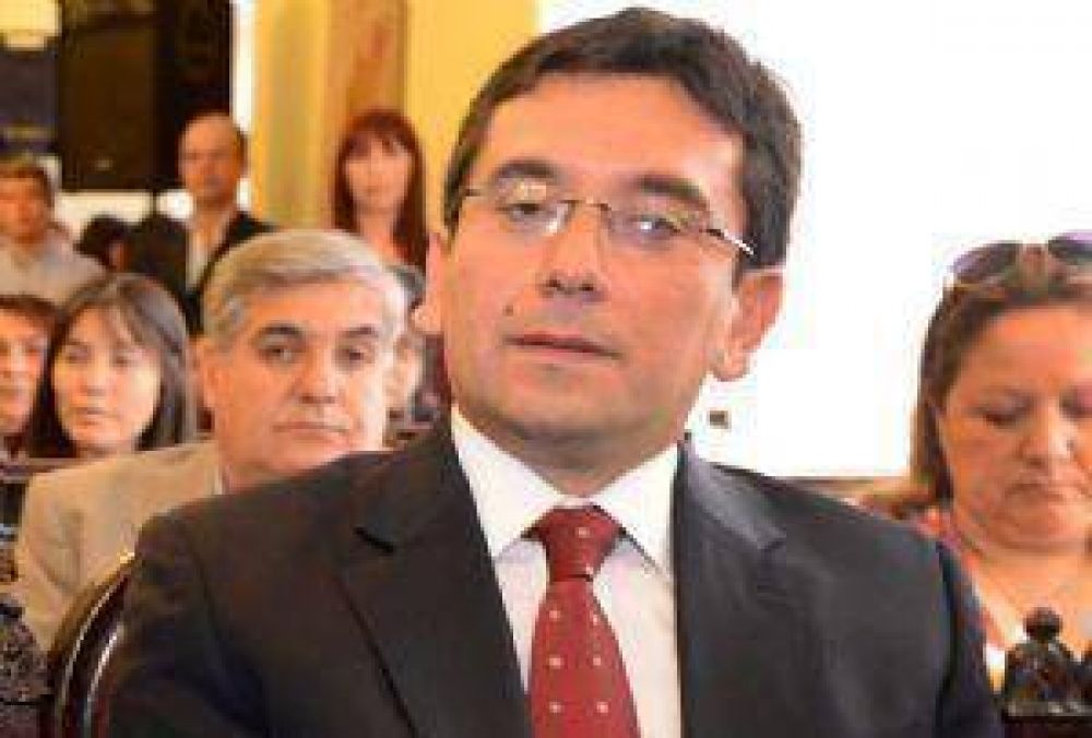 �Quieren entorpecer la gesti�n de Gobierno y desestabilizar�