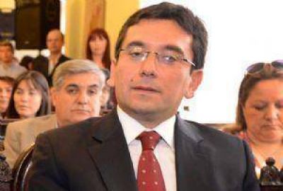 �Quieren entorpecer la gesti�n de Gobierno y desestabilizar�