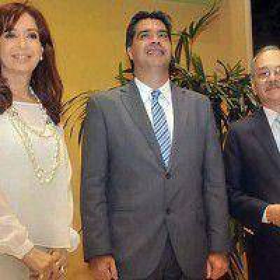 Con Cristina se inauguraron obras y anunciaron multimillonaria inversi�n para el Chaco