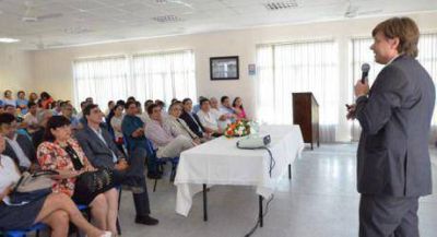 Capacitaci�n de equipos de salud sobre tratamientos en casos sospechosos de Ebola