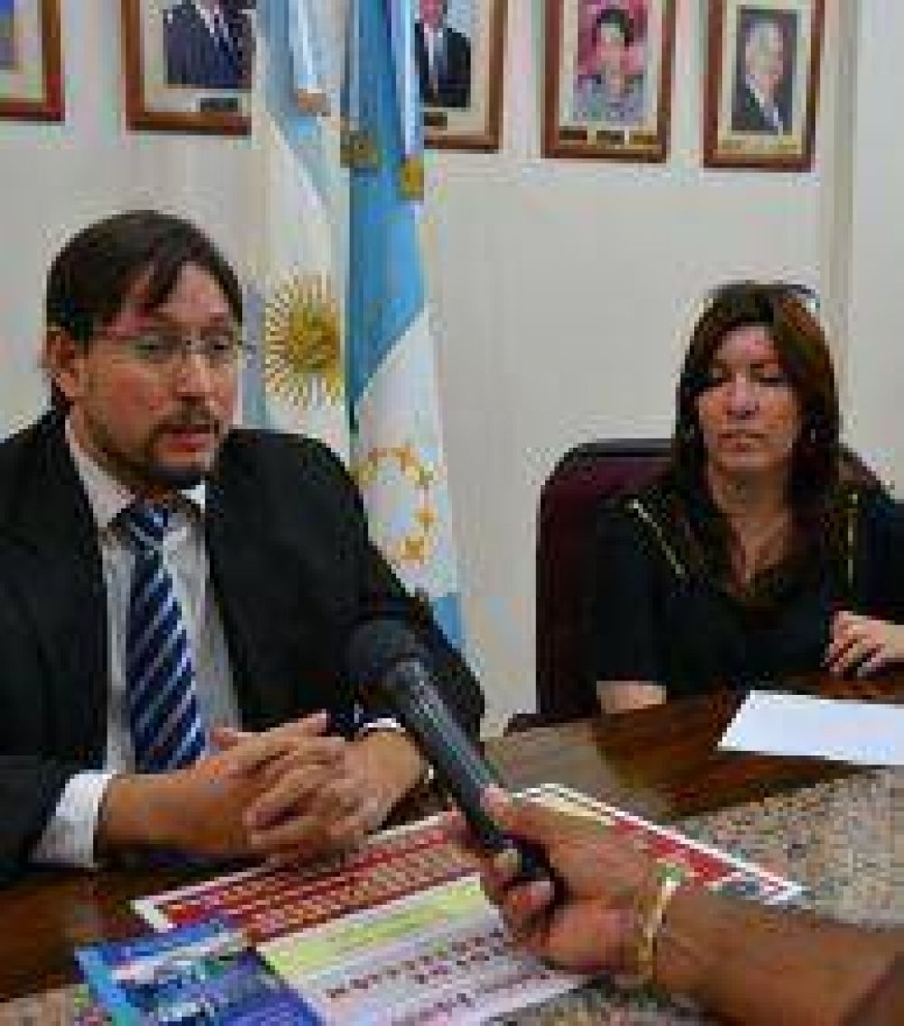Escribanos organizan seminario