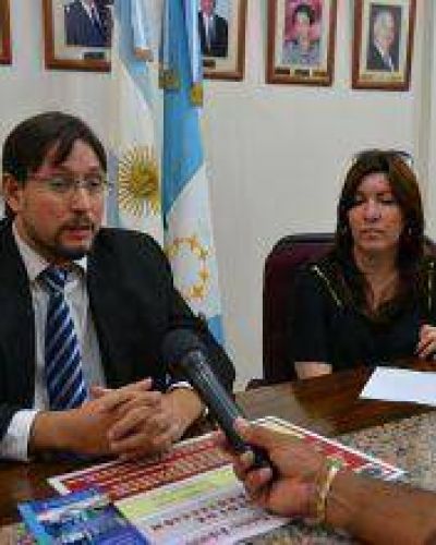 Escribanos organizan seminario