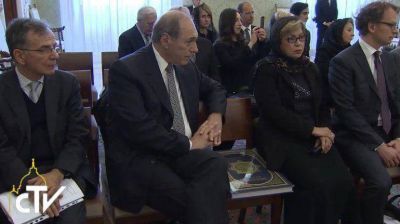 El Papa recibi� a Zaffaroni, conden� la pena de muerte y la prisi�n preventiva