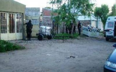 Coronel Rosales: Encontr� un explosivo de guerra mientras cortaba el pasto