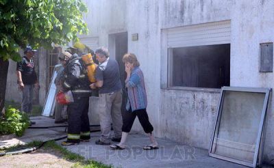 Incendio de una casa en el barrio Tiro Federal