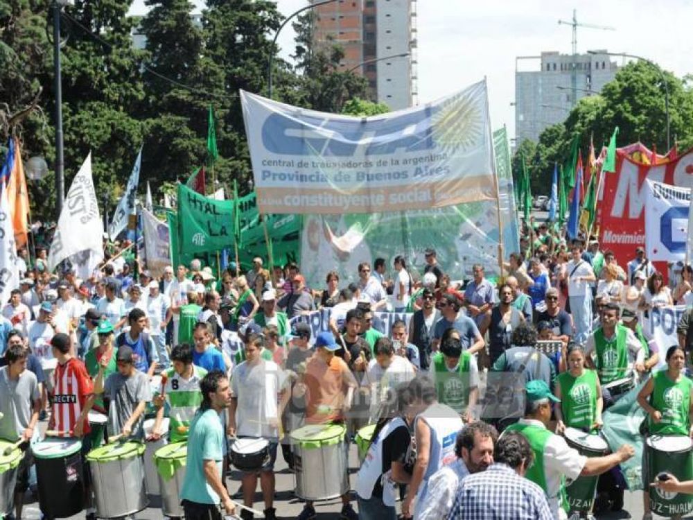 Caos vehicular por movilizaci�n de la CTA