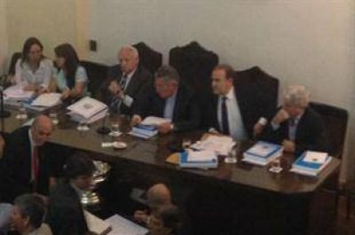 Luis Segura fue ratificado como presidente hasta octubre de 2015