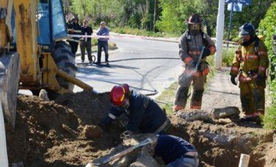 Rotura de ca�o de gas pone en alerta a todo un barrio