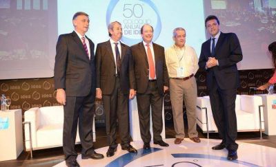 Presidenciables debatieron en el Coloquio de Idea