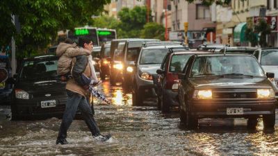 Anunciaron un fin de semana con lluvias y Defensa Civil emiti� un alerta de tormentas