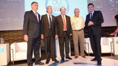 Eseverri acompa�� a Sergio Massa en el Coloquio de IDEA