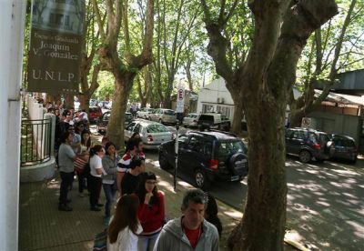 Hay m�s inscriptos en los colegios de la Universidad